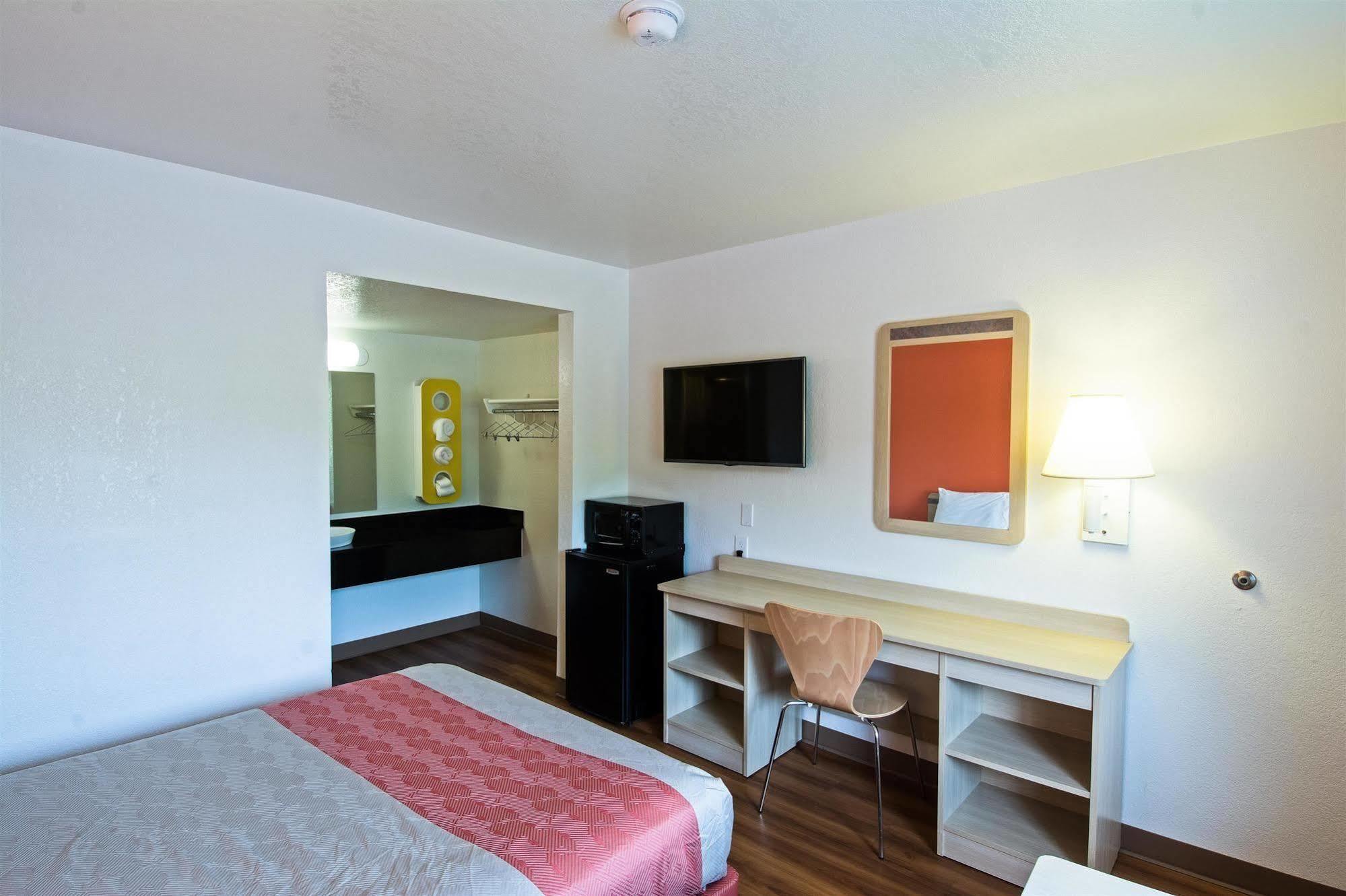 Motel 6-Redding, Ca - South Ngoại thất bức ảnh