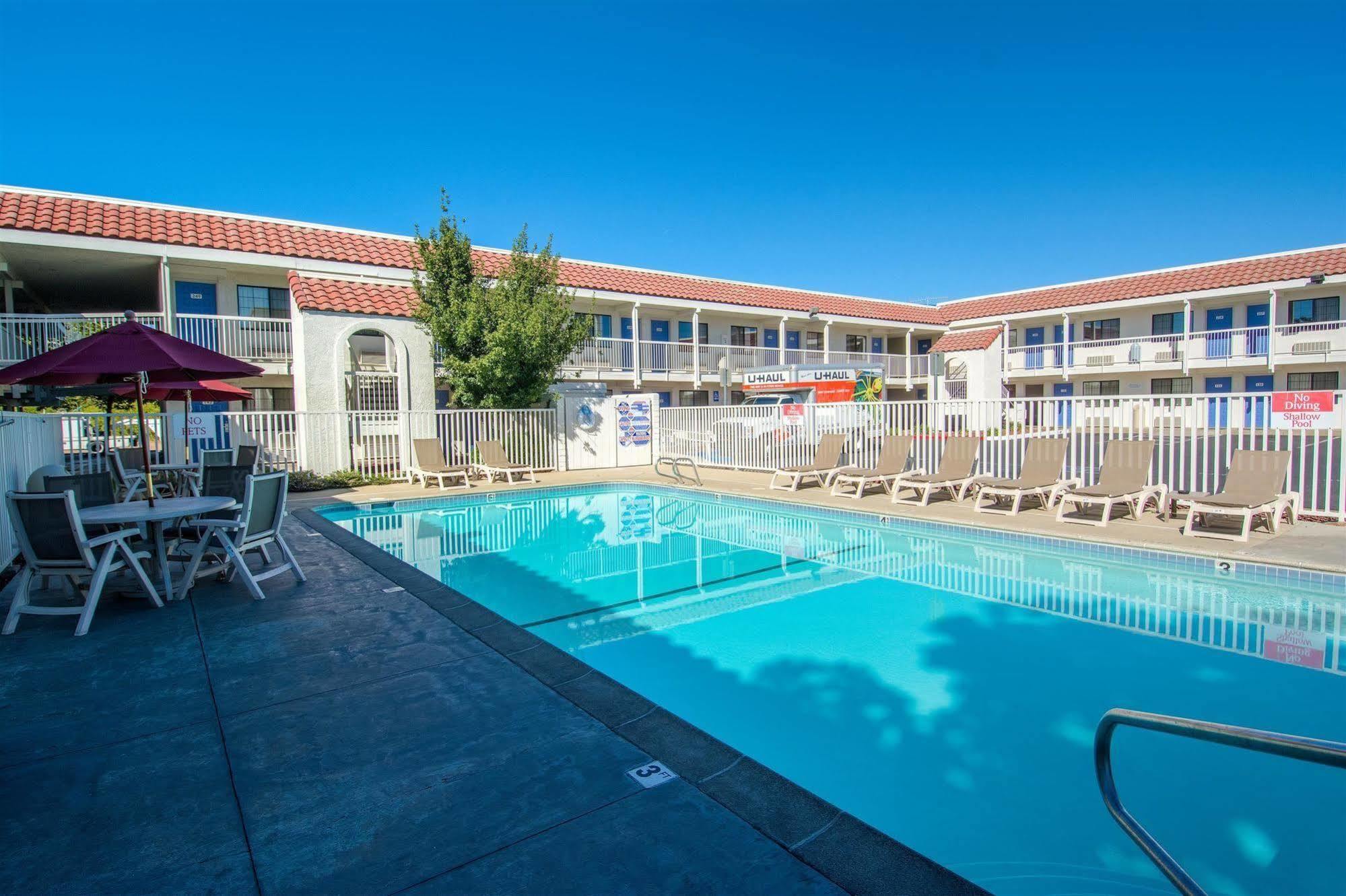 Motel 6-Redding, Ca - South Ngoại thất bức ảnh
