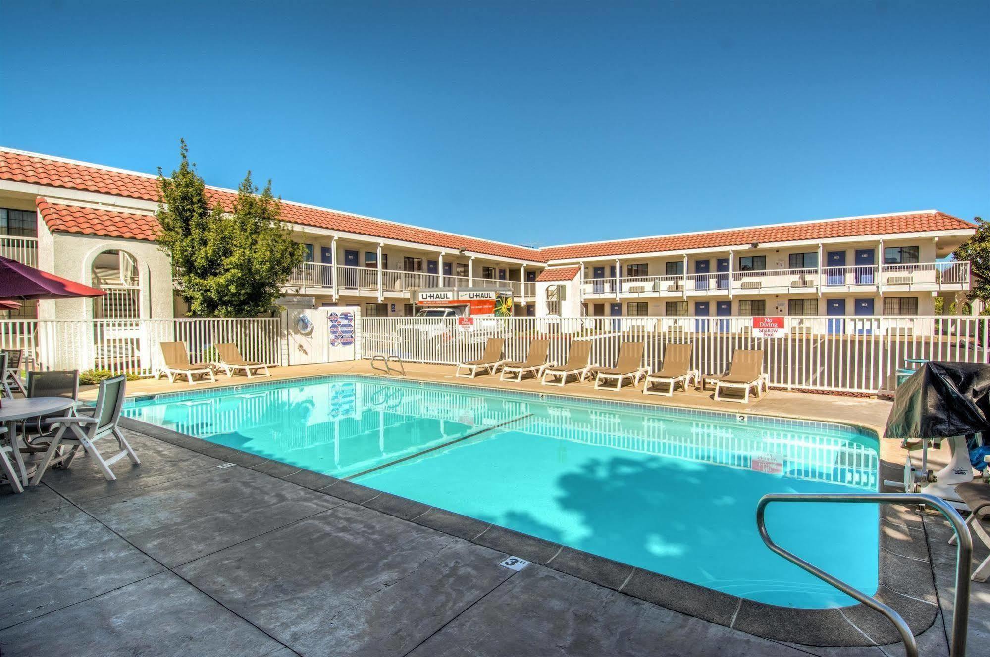 Motel 6-Redding, Ca - South Ngoại thất bức ảnh